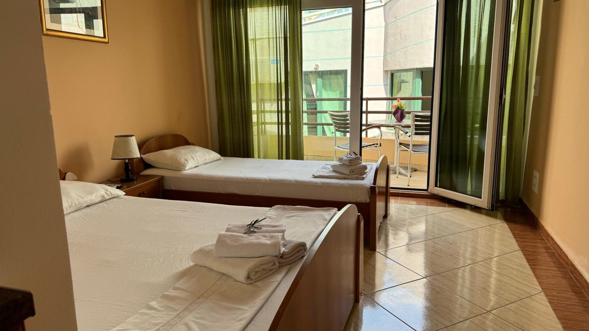 Sea La Vie Apartments Улцинь Экстерьер фото