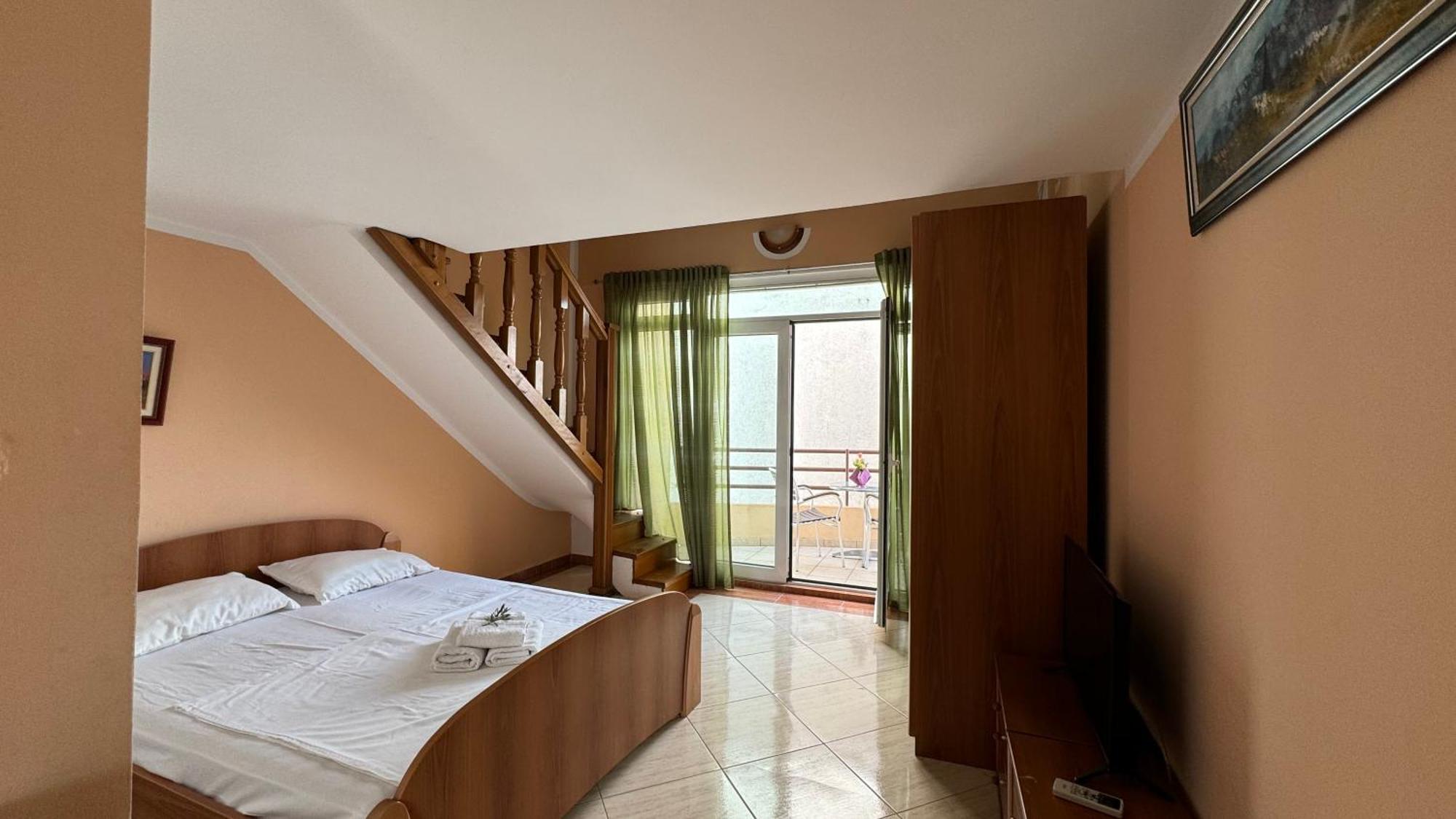 Sea La Vie Apartments Улцинь Экстерьер фото